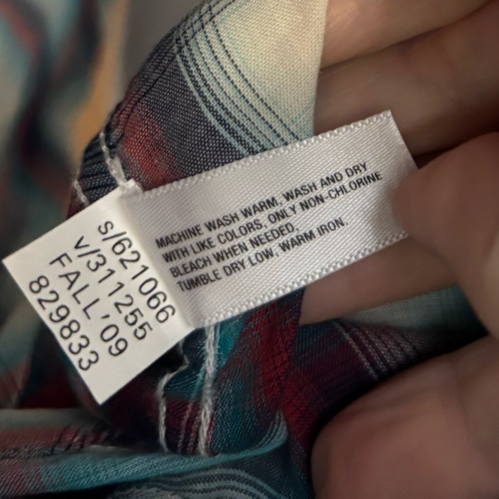🫐3/$40🫐 NWT GAP Plaid, long-sleeve, 100% lightweight cotton shirt - Picture 16 of 17